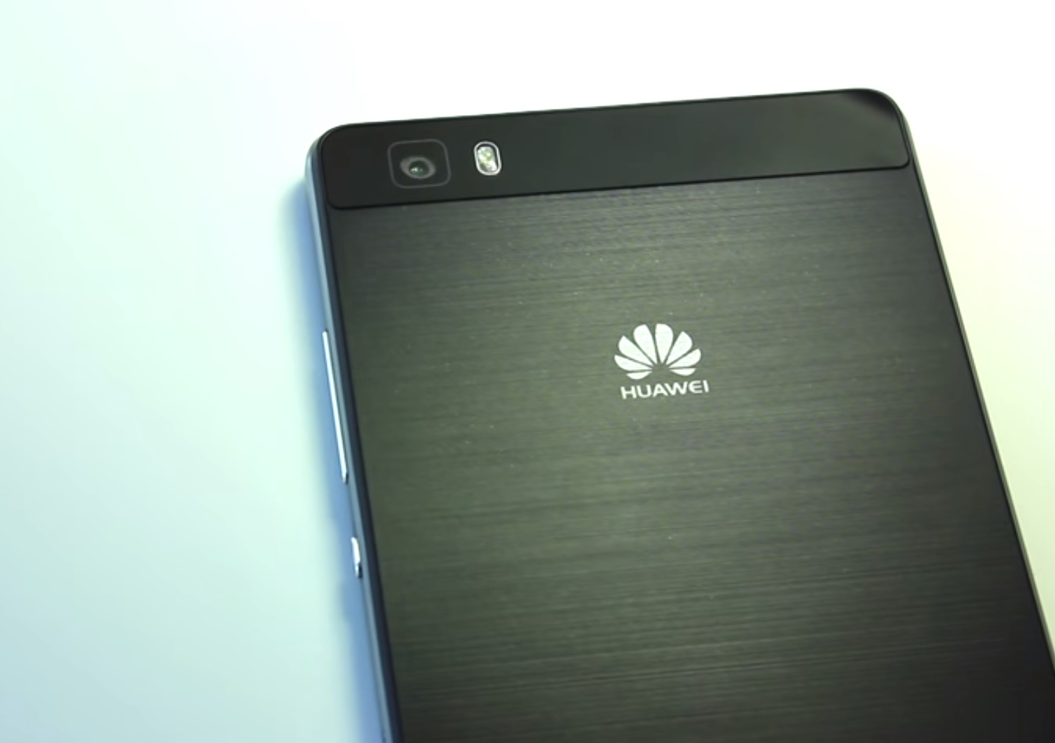 Huawei P8 Lite back